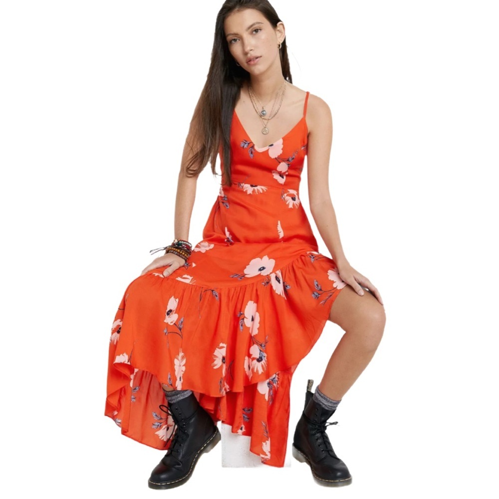 NWT Urban Outfitters Floral Fireworks Midi Dress, Medium ✨✨✨